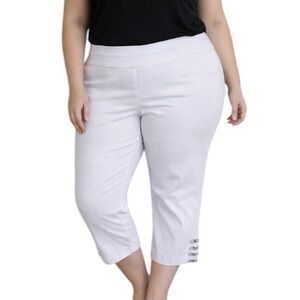Counterparts plus size white cut out crop length stretch capri pants size 18